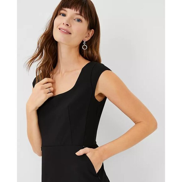 Ann Taylor The Petite Scoop Neck Dress In Bi-Stretch 4P - Picture 3 of 5